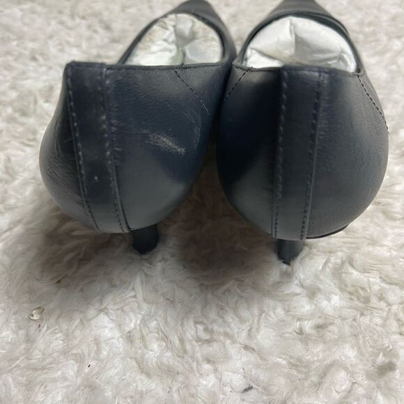 NWOB Bella Vita Leather Dark Gray slip on 3” Heels almond toe size 10W - Picture 4 of 10